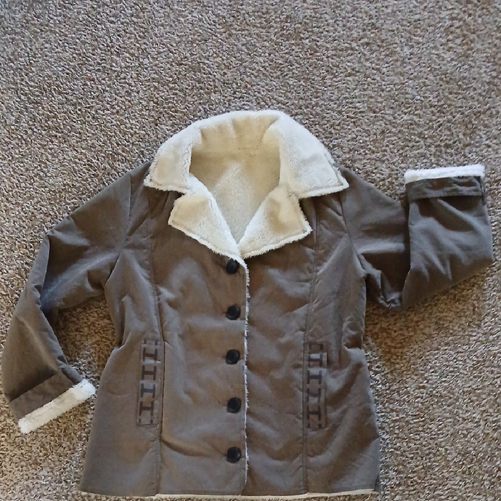 NWOT Stylish women's light forest green suede jacket